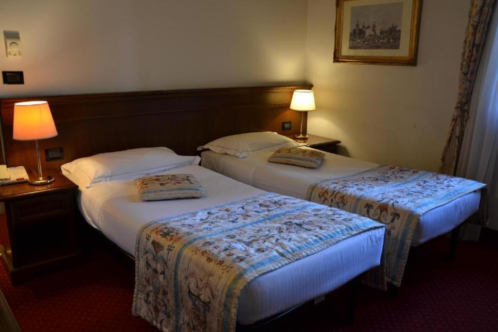 Meditur Hotel Bologna オッツァーノ・デッレミーリア エクステリア 写真